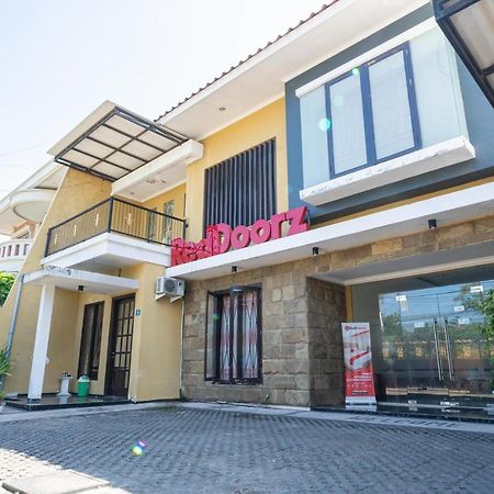 红多兹伊斯兰酒店-近马维尔城市购物中心2号 泗水 外观 照片