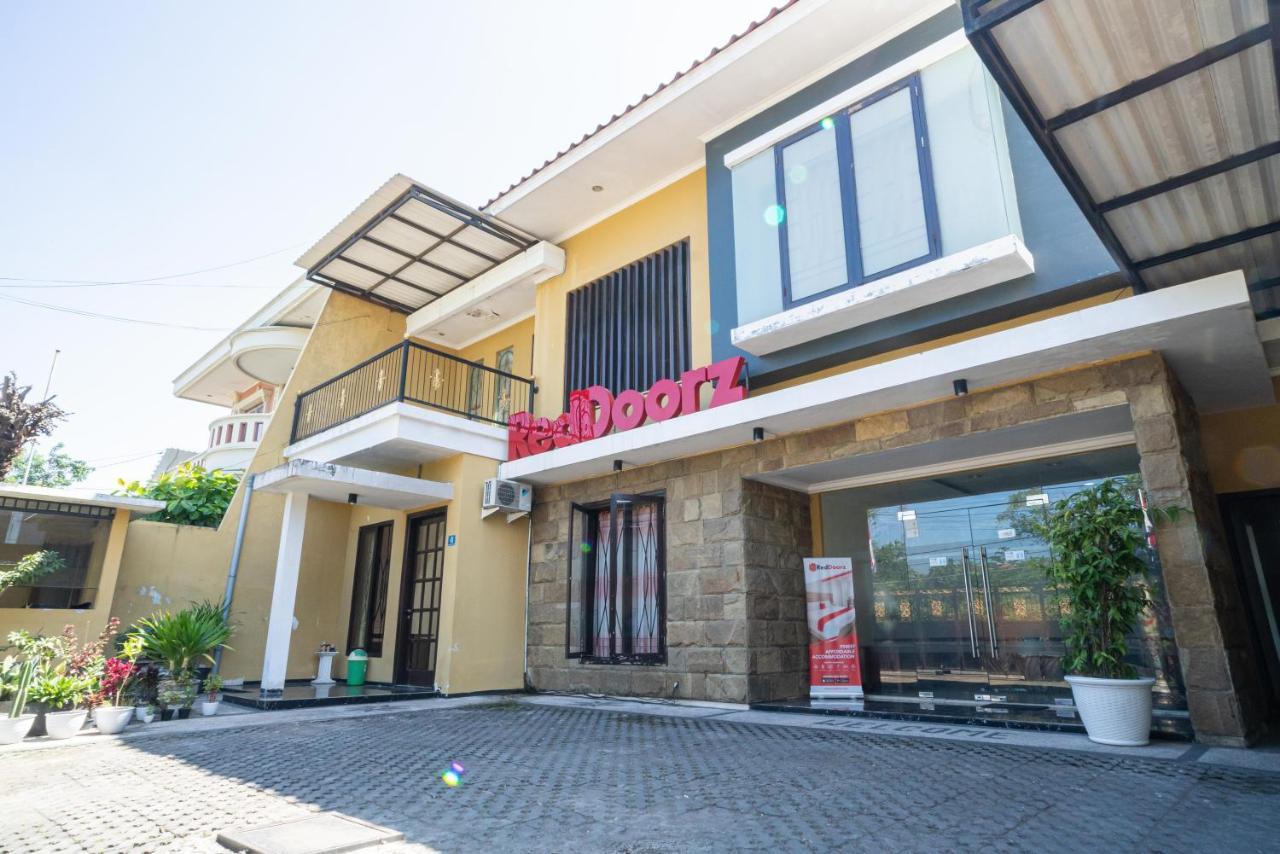 红多兹伊斯兰酒店-近马维尔城市购物中心2号 泗水 外观 照片