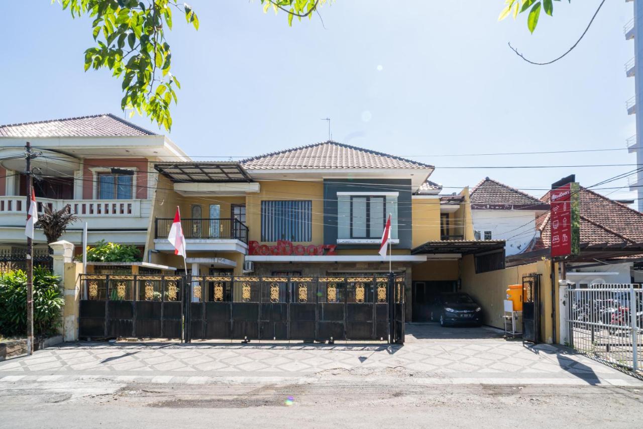 红多兹伊斯兰酒店-近马维尔城市购物中心2号 泗水 外观 照片